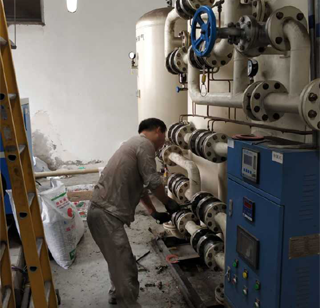 瑞氣制氮機維護現場圖